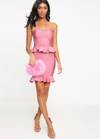 Розовое коктейльное платье PrettyLittleThing однотонное
