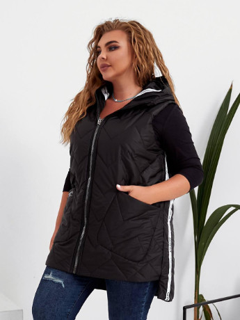 Женская жилетка с накладными карманами черного цвета р.48/50 322706 New Trend (255401248)