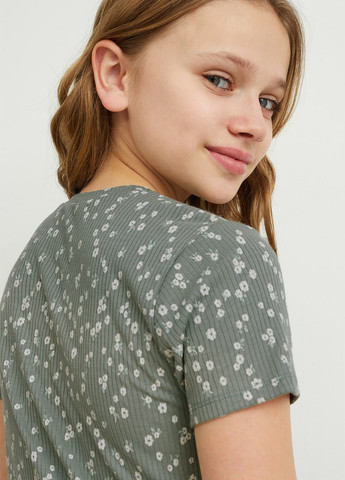 Оливковая (хаки) летняя футболка C&A