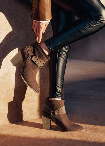 Коричневі демісезонна ботильйони SHEIN