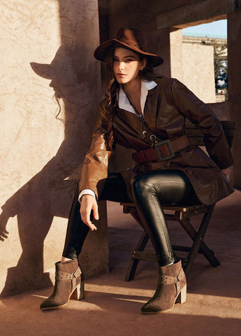 Коричневі демісезонна ботильйони SHEIN