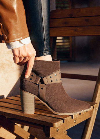 Коричневі демісезонна ботильйони SHEIN