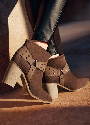 Коричневі демісезонна ботильйони SHEIN