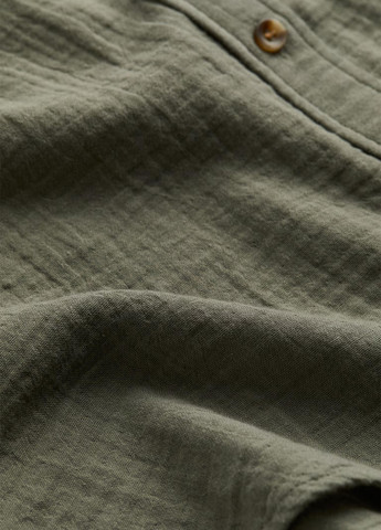 Оливковковая (хаки) кэжуал рубашка однотонная H&M