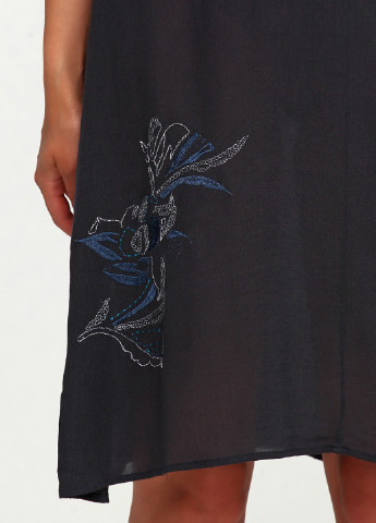 Темно-серое кэжуал платье оверсайз Nitya с орнаментом