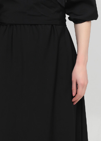 Чорна коктейльна сукня кльош MiNiMax однотонна
