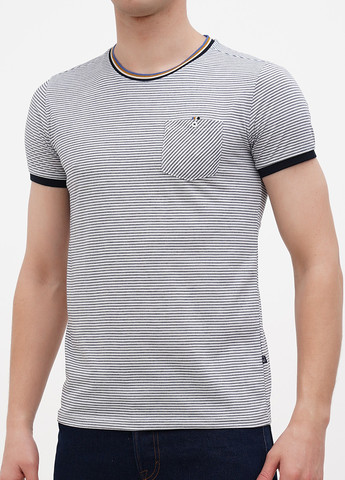 Черно-белая футболка Benson & Cherry