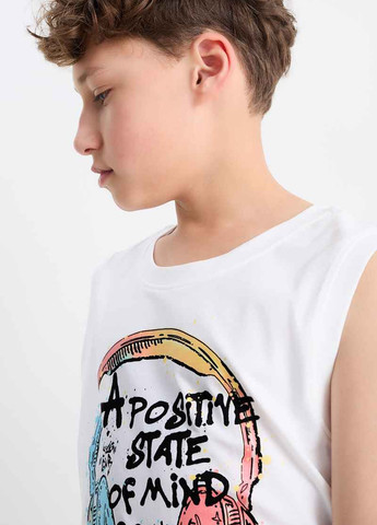 Белая летняя футболка C&A