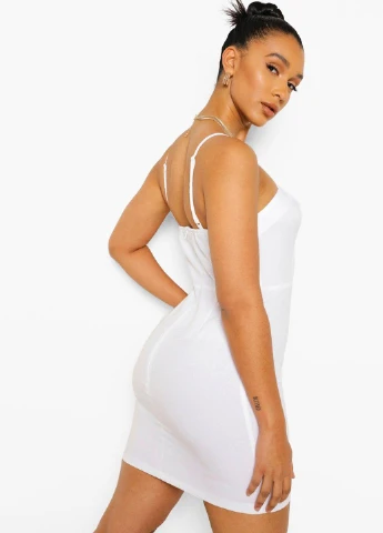 Белое кэжуал платье платье-комбинация Boohoo однотонное