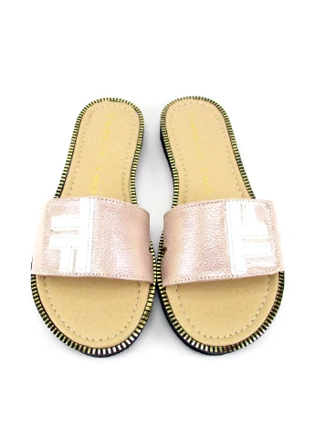 Розовые шлепанцы Twenty Two