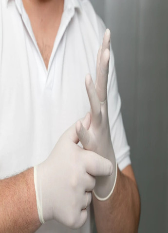 Латексные перчатки SafeTouch® опудренные текстурированные размер XS 100 шт. Белые Medicom белые