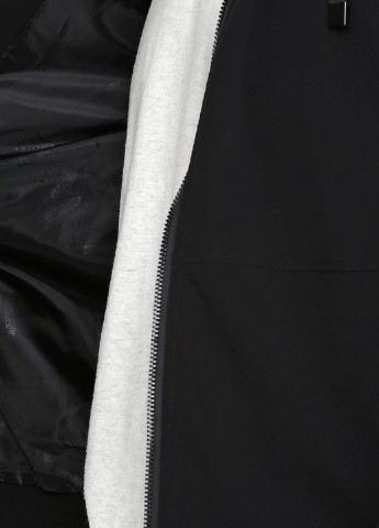 Черная демисезонная куртка Altum