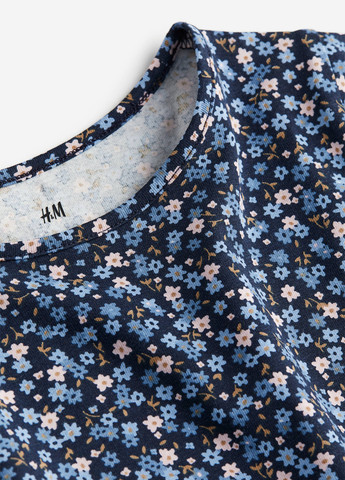 Серо-синий демисезонный кэжуал лонгслив H&M с цветами