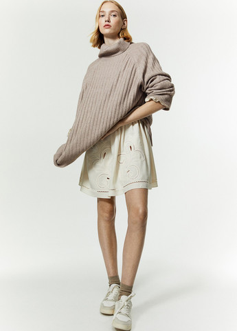 Бежевий зимовий светр H&M