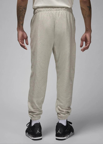 Бежевые спортивные демисезонные джоггеры брюки Nike