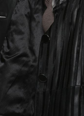 Чорна демісезонна куртка шкіряна Elibol