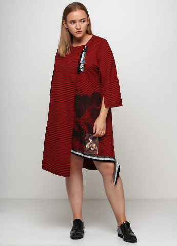 Красное кэжуал платье Darkwin с геометрическим узором
