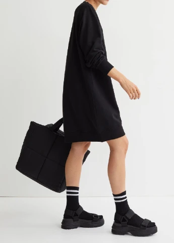 Черное кэжуал платье H&M однотонное