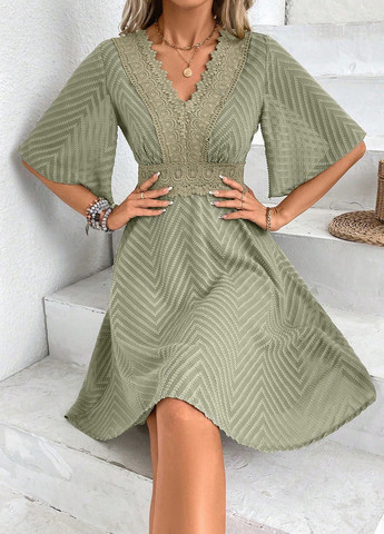 Фисташковое кэжуал платье клеш SHEIN с геометрическим узором