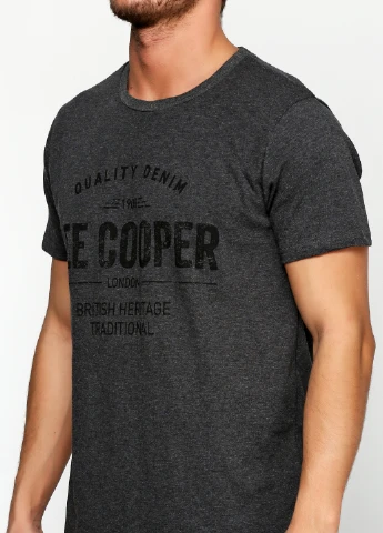 Темно-серая футболка Lee Cooper