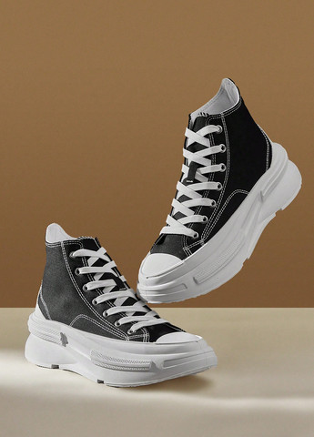 Черные кроссовки SHEIN