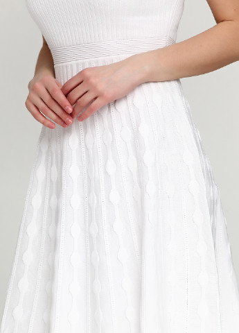 Белое кэжуал платье Giorgia & Johns однотонное