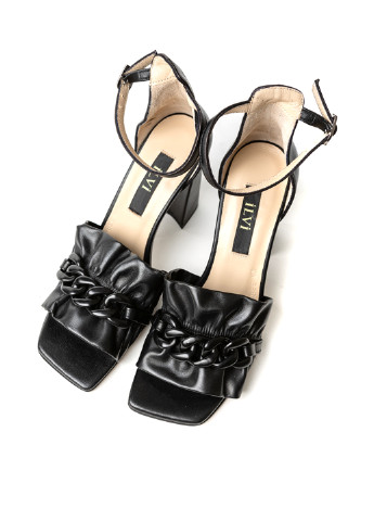 Черные босоножки Ilvi с ремешком рюши, с цепочками