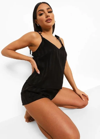 Черная всесезон пижама Boohoo