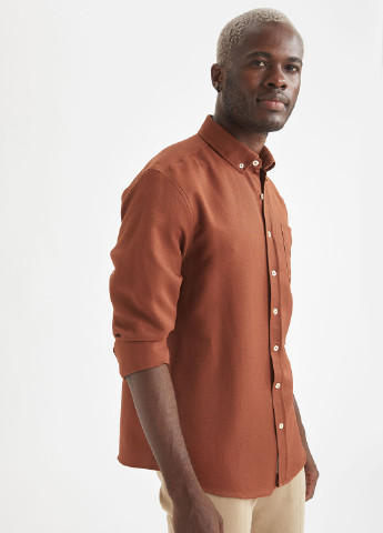 Светло-коричневая кэжуал рубашка однотонная DeFacto