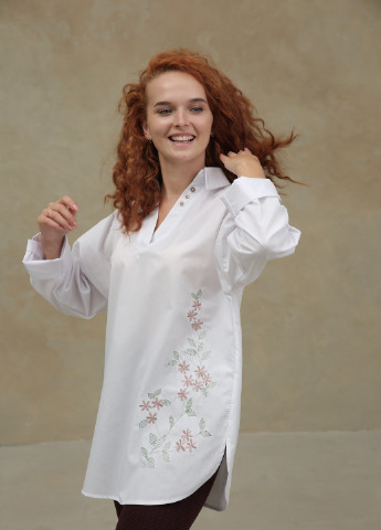 Біла демісезонна біла блуза - туніка з вишивкою "ніжні квіточки" в пастельних тонах INNOE Блузка