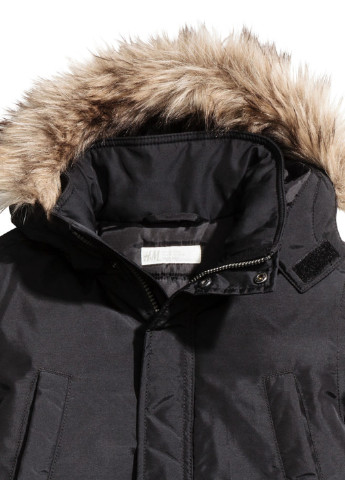 Черная зимняя куртка H&M