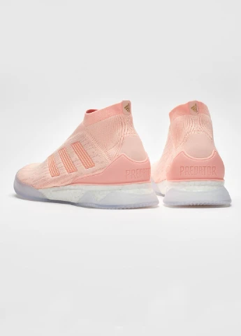 Розовые футзалки adidas