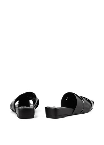 Черные шлепанцы Le'BERDES