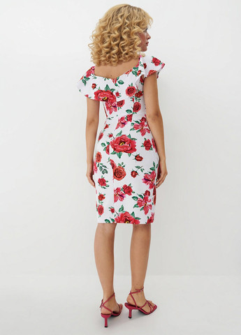 Белое кэжуал платье с открытыми плечами, футляр Mohito розы