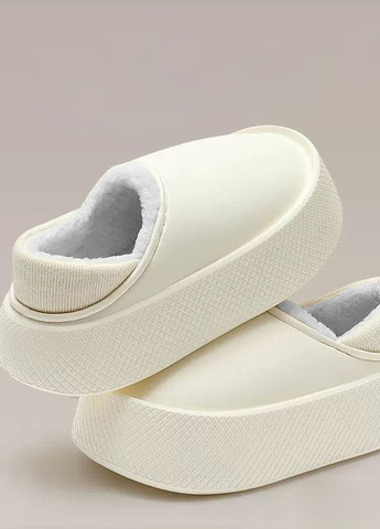 Женские резиновые ботинки молочного цвета без застежки на демисезон - фото