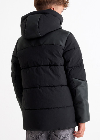 Черная демисезонная куртка C&A