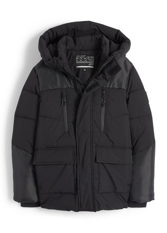 Черная демисезонная куртка C&A