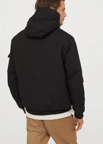 Черная зимняя куртка H&M