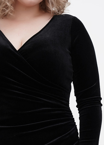 Черное коктейльное платье на запах No Brand однотонное