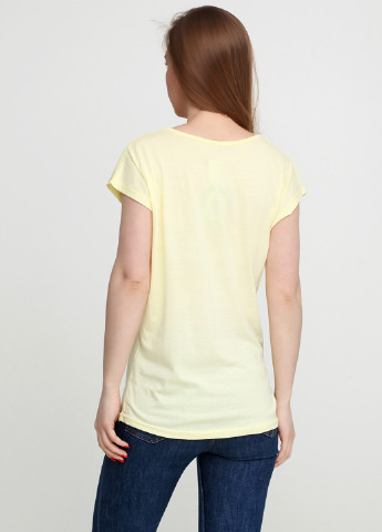 Желтая летняя футболка Moda Trend