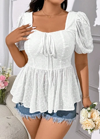 Біла блуза з баскою SHEIN