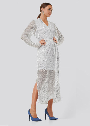 Серебряное вечернее платье NA-KD однотонное