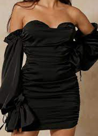 Чорна коктейльна сукня з відкритими плечима MissPap однотонна