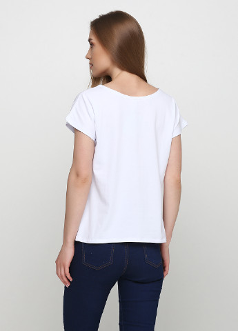 Белая летняя футболка Lucci