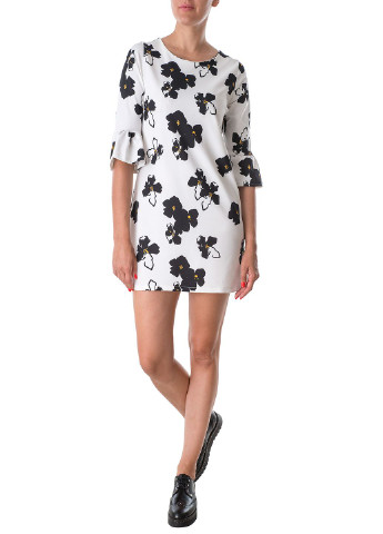Белое кэжуал платье Miss Miss с цветочным принтом