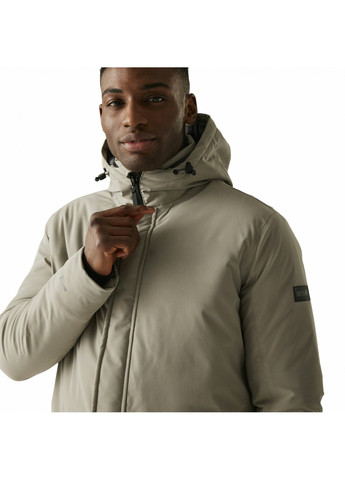 Бежева зимня куртка Regatta