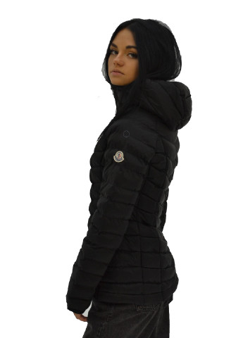 Чорна зимня куртка жіноча зимова Moncler