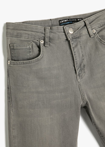 Серые демисезонные зауженные джинсы KOTON
