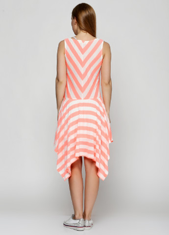 Розовое кэжуал платье Yes Miss