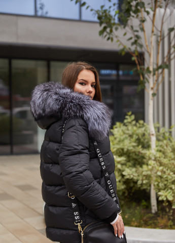 Чорна зимня куртка MN